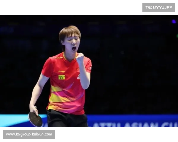 王曼昱训练遇鸟屎从天降仍淡定躺笑展现超强心理素质